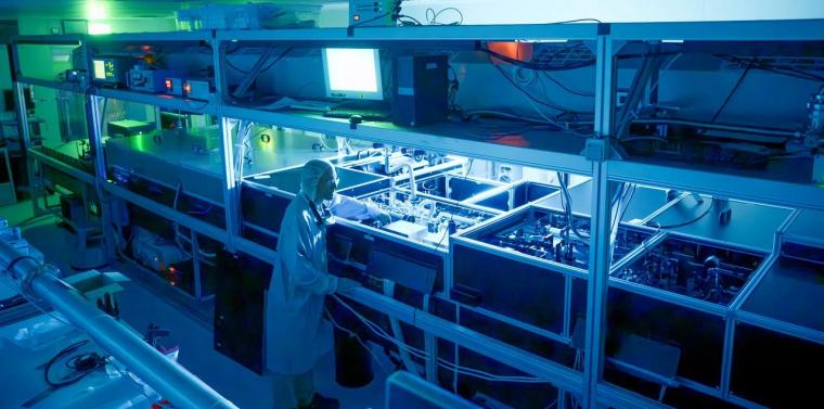 The laser system is 11 metres long and generates extremely short laser pulses.