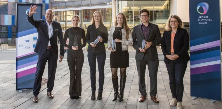 Prof. Andreas Tünnermann, Lena Paula Rothbauer (KIT), Pia Pritzke (FSU), Sarah...