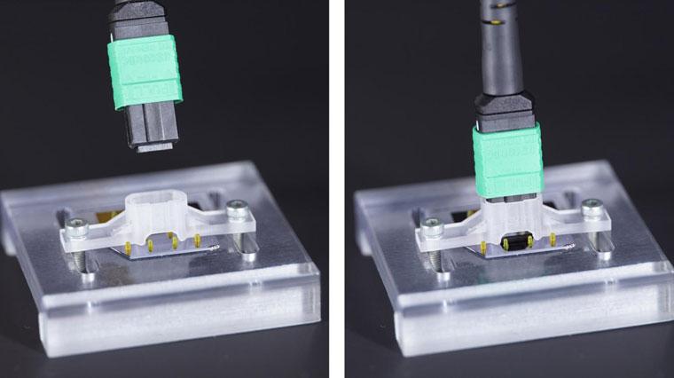 Anschließen eines Glasfaserkabels an einen photonischen Chip