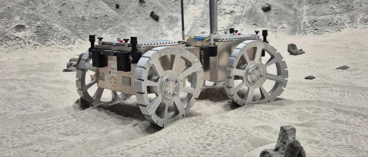 Der Marsrover mit den innovativen Rädern, die nach dem Vorbild einer...