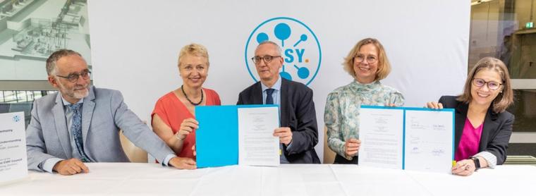 Unterzeichnung des MoU zwischen ESRF und DESY. Foto: DESY, Marta Mayer