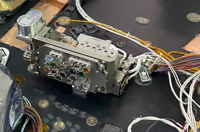 Das koronografische Instrument CGI ist mit optischen Farbfiltern ausgestattet,...
