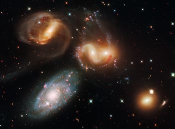 Abb.: Unterschiedliche Galaxien-Typen – künst­liche Intel­li­genz kann...