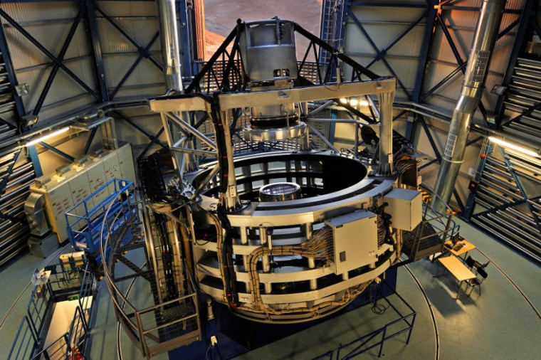 Abb.: Das VISTA-Teleskop der ESO am Paranal Observatorium in Chile. (Bild: G....