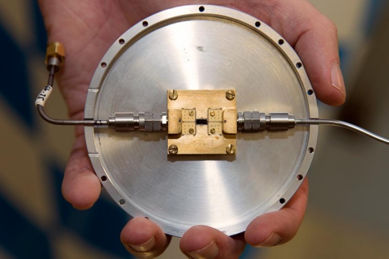 Abb.: Am Walther-Meissner-Institut entwickelter Quanten­schalt­kreis, mit dem...