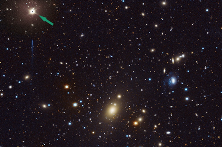 Abb.: Der Galaxien­haufen Abell 85: Die zentrale, helle Galaxie Holm15A...