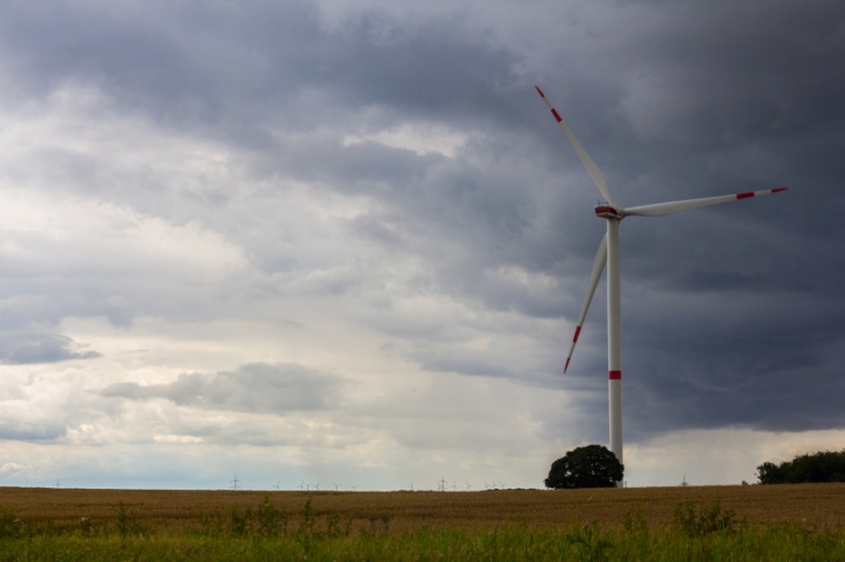 Abb.: Prototyp der drei Megawatt Windenergie­anlage in Rostock, an der die...