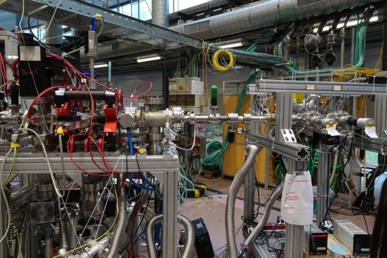 Abb.: Der experimentelle Aufbau an der Bessy-II-Synchrotron­quelle (Bild: MPIK)