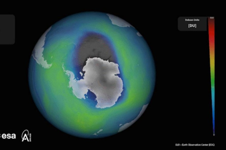 Abb.: Ozon-Entwicklung über der Antarktis (Bild: DLR / BIRA / ESA)