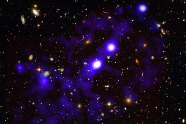 Abb.: Wasser­stoff-Fila­mente im Hubble Ultra Deep Field, 11,5 Milliarden...