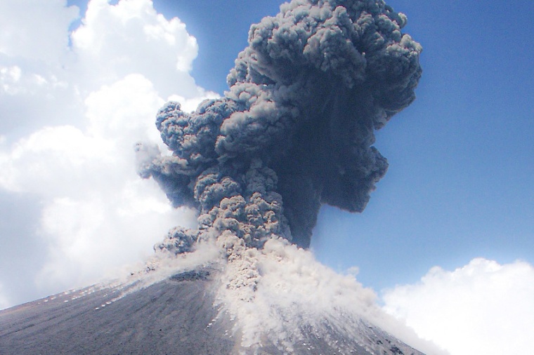 Abb.: Der Vulkan Karymski in Kamchatka (Bild: T. Walter, GFZ)