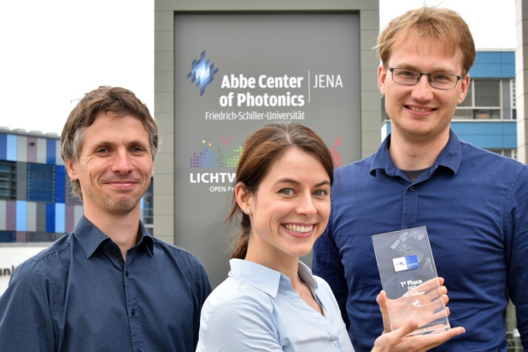 Abb.: Das Team um Falk Eilenberger, Kim Lammers und Tobias Vogl von der...