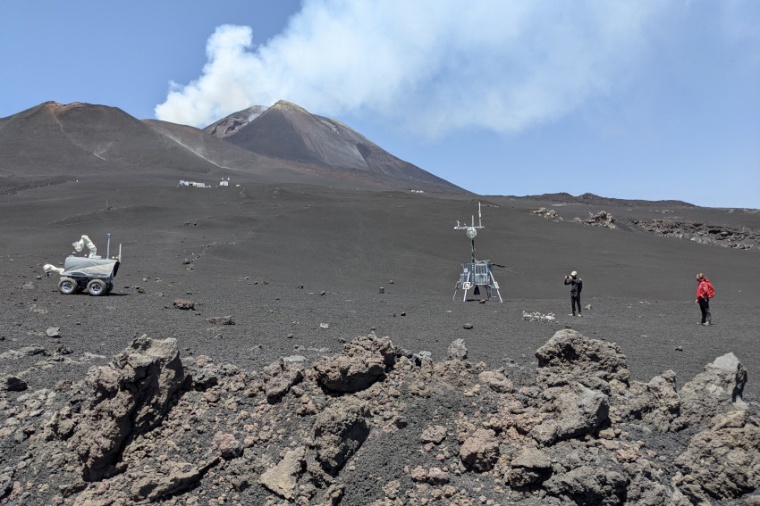 Abb.: Testlauf von Mars-Robotern am sizilia­nischen Vulkan Ätna mit seiner...