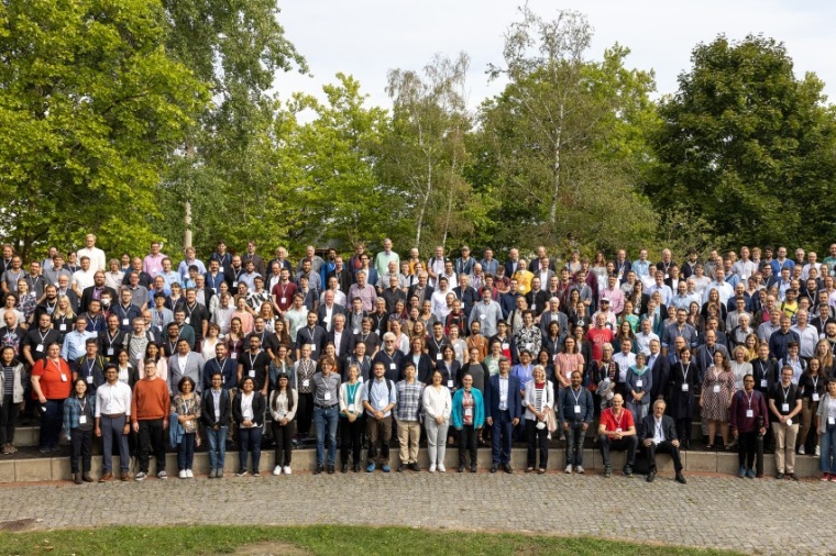 Abb.: Gruppenbild von der SNI-Konferenz 2022 (Bild: M. Setzpfandt / HZB)