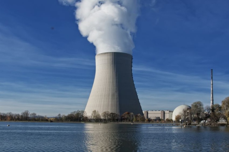 Das Kernkraftwerk Isar 2 gehört zu den letzten drei deutschen Kernkraftwerken,...