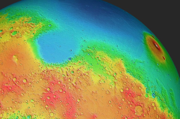 Abb.: Zweiteilung des Mars: Tiefländer (blau) dominieren die Nordhalbkugel,...