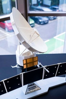 Das Modell zeigt, wie der WIVERN-Satellit aussehen könnte.