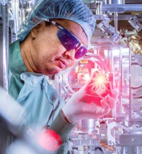 Laser- und Materialtechnologien bilden eine Schlüsselrolle für künftige Reaktorkonzepte.