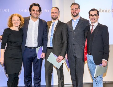 Das Gewinnerteam der SONOJET GmbH aus dem Leibniz-Institut für Festkörper- und Werkstoffforschung Dresden: Stefanie Hartmann, Mehrzad Roudini, Andreas Winkler, Uhland Weißker, Paul Günther (v. links)