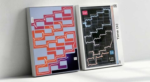 Pfad eines Tropfens, der sich mittels „chemischer Echo-Ortung“ durch ein Labyrinth bewegt; links: Computersimulation, rechts: Experiment.