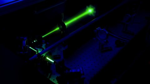 Optischer Aufbau zur Durchführung ultraschneller, holographischer, chiroptischer Mikroskopie