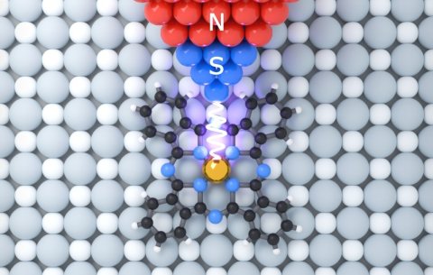 Mit der gezielten elektrischen Steuerung molekularer quantenmechanischer Zustände eröffnen sich neue Möglichkeiten für effiziente Quantenbauelemente (Abbildung: Paul Greule, KIT)