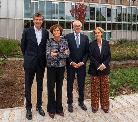 v.l.n.r.: Mathias Kammüller, CDO TRUMPF; Nicola Leibinger-Kammüller, CEO TRUMPF; Stephan Steinlein, deutscher Botschafter in Frankreich; Regine Leibinger, Geschäftsführerin Barkow-Leibinger