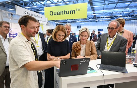 Wissenschaftsministerin Petra Olschowski und Wirtschaftsministerin Dr. Nicole Hoffmeister-Kraut bei der Eröffnung der Quantum Effects 2026